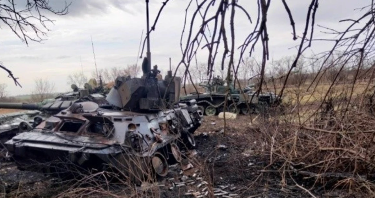 Operatorët ukrainas shkatërrojnë një tank rus dhe një tjetër e dëmtojnë pjesërisht, pamje nga aksioni