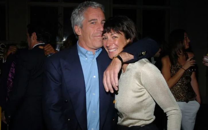Ghislaine Maxwell: Si arriti aktorja e shquar britanike deri në pikën sa furnizoi Epstein me adoleshentë?