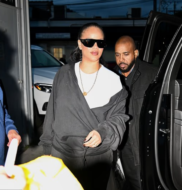 Rihanna ndez sërish thashethemet për martesë me A$AP Rocky pas paraqitjes me unazë në gishtin e martesës