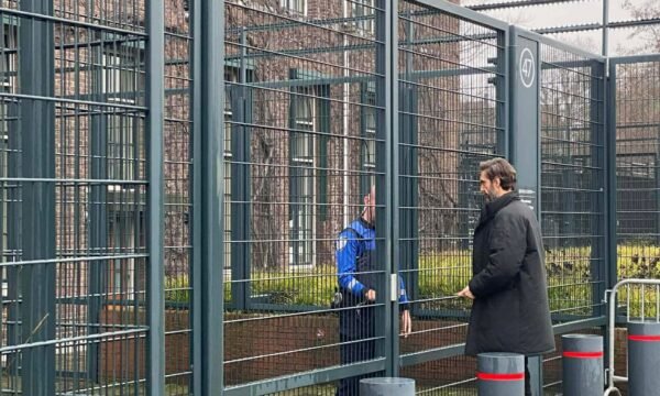 Uran Ismaili në Hagë për deklaratat përmbyllëse të mbrojtjes