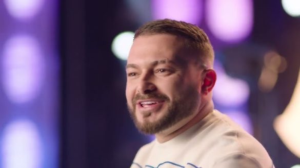 Limi kthehet në qendër të vëmendjes, ka me kë e pi kafen