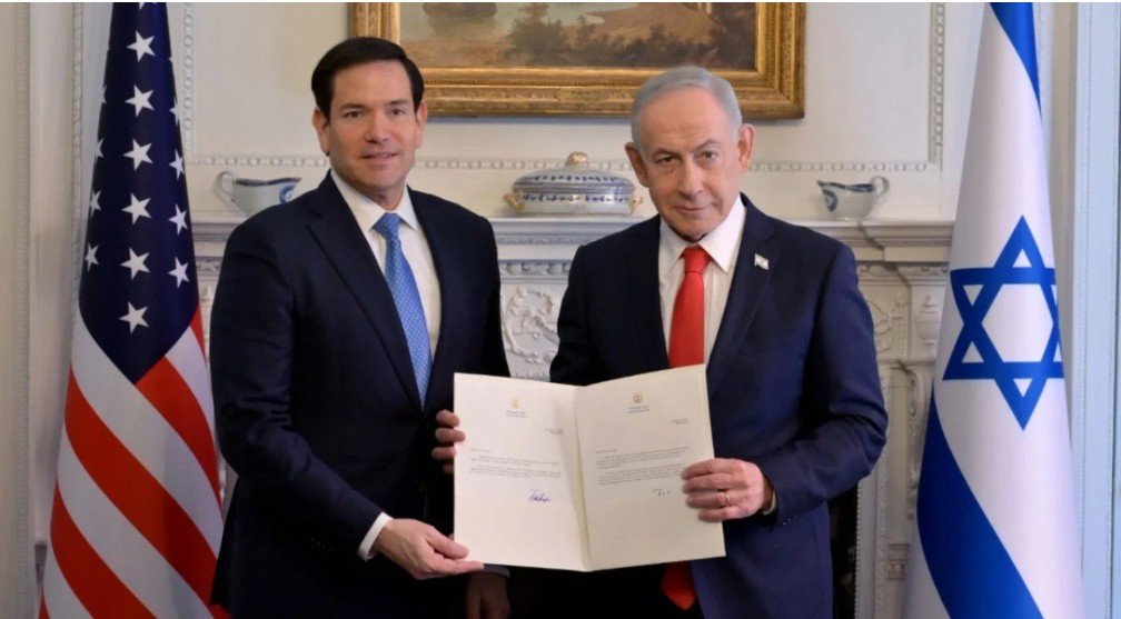 Izraeli i bashkohet “Këshillit të Paqes” të Trumpit, Netanyahu nënshkruan pranimin gjatë vizitës së tij në Uashington