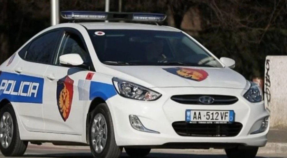 Panik në bankën e nivelit të dytë në Tiranë, një person i armatosur tenton të grabisë