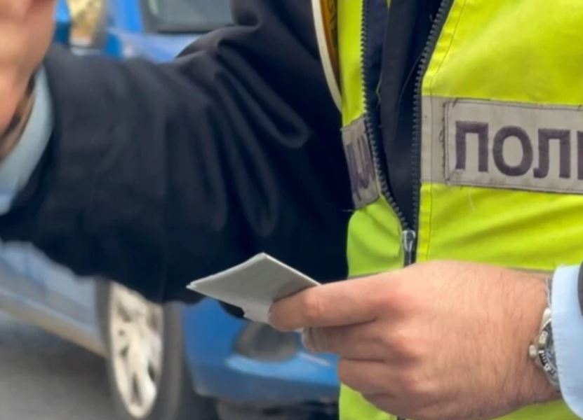 Ndalohen dhjetë shoferë, vozitën pa leje dhe nën ndikimin e alkoolit