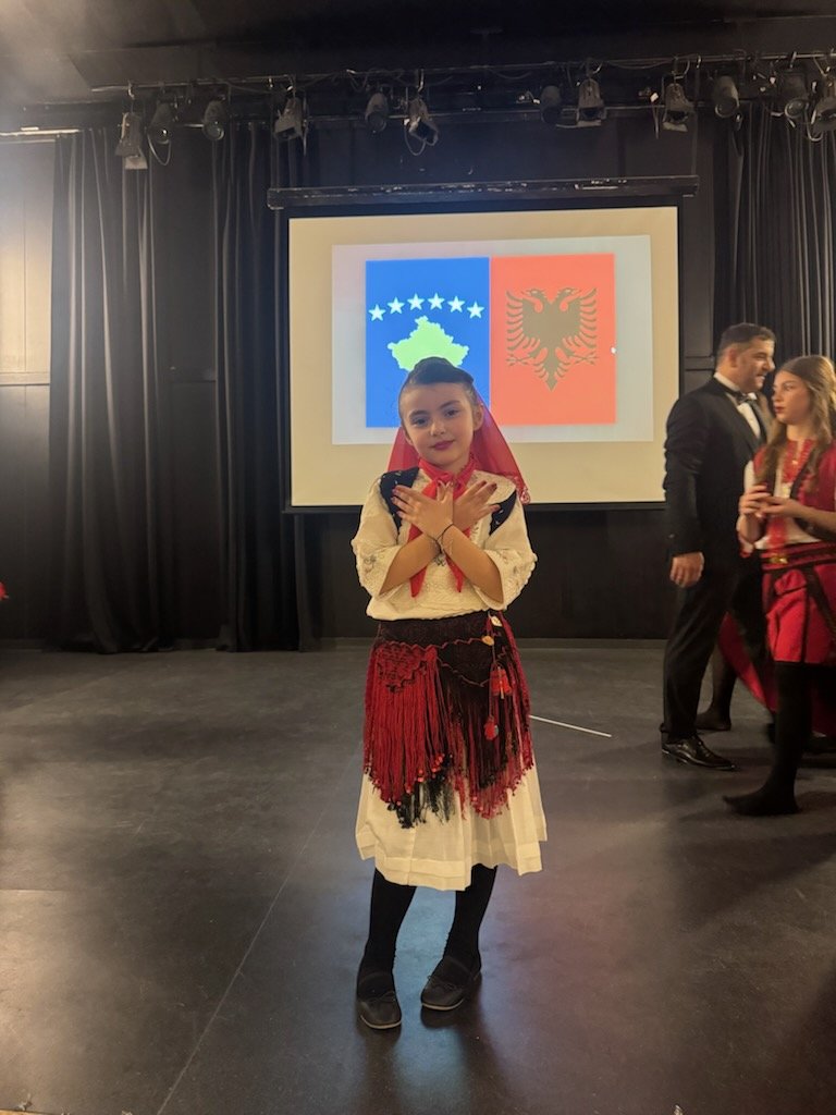 Shkolla Shqipe në Drammen feston 17 Shkurtin me krenari
