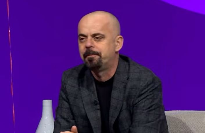 “Më kish sha bukur randë”, Rexhaj flet për sherrin me Buzhalën
