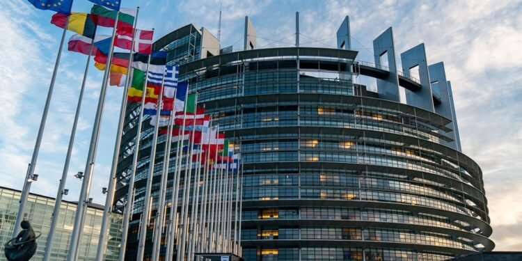 Parlamenti Europian mbështet Shqipërinë