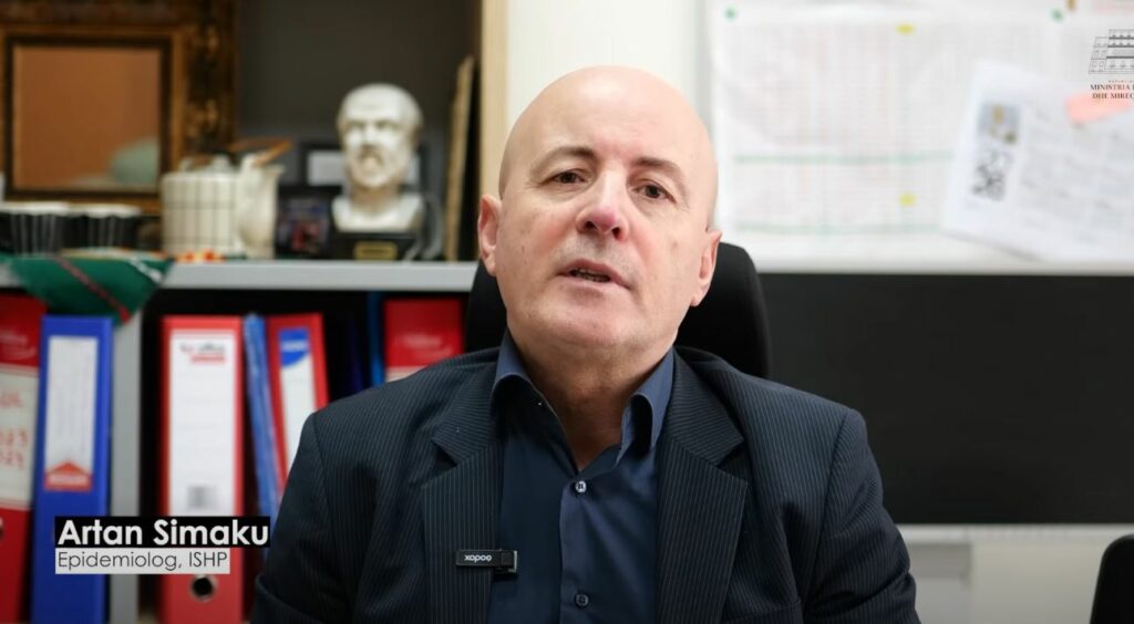 Prindërit në panik, epidemiologu Simaku: S’ka shpërthim aktiv të fruthit në institucionet parashkollore!
