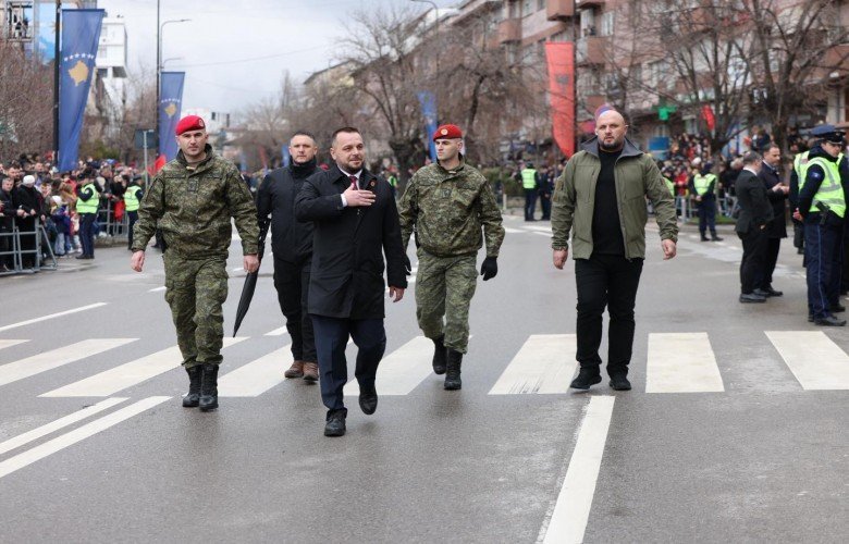 Maqedonci uron ushtarët e FSK-së: Shteti u lind nga sakrifica