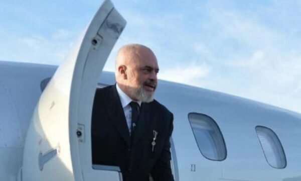 Edi Rama niset drejt Washingtonit