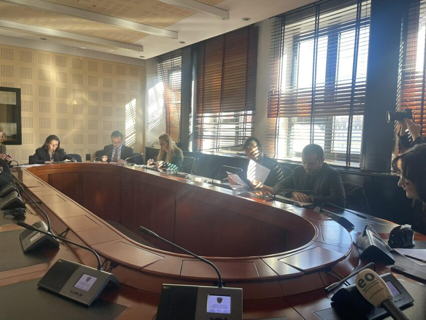 Mungesa e kërkesave nga institucionet, Komisioni për Administratë Publike nuk propozon ndryshime në buxhet