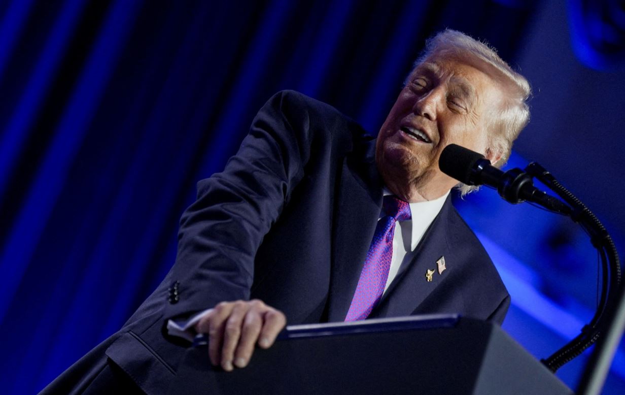 Florida voton për t’i vënë aeroportit emrin e Trump