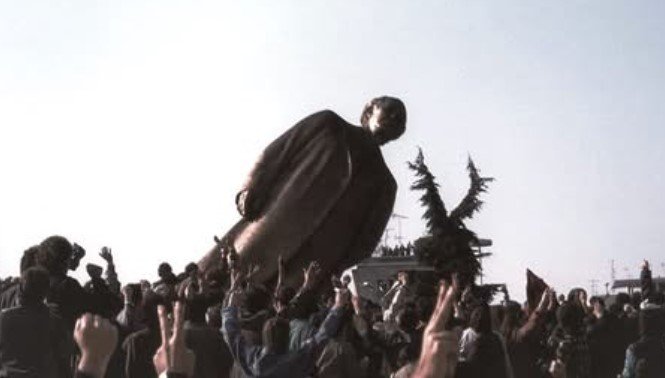 Protestat e 20 shkurtit 1991/ Zbulohen raportet sekrete: Pas vendosjes së bustit të shokut Enver Hoxha, forcat destruktive kryen një kundra miting