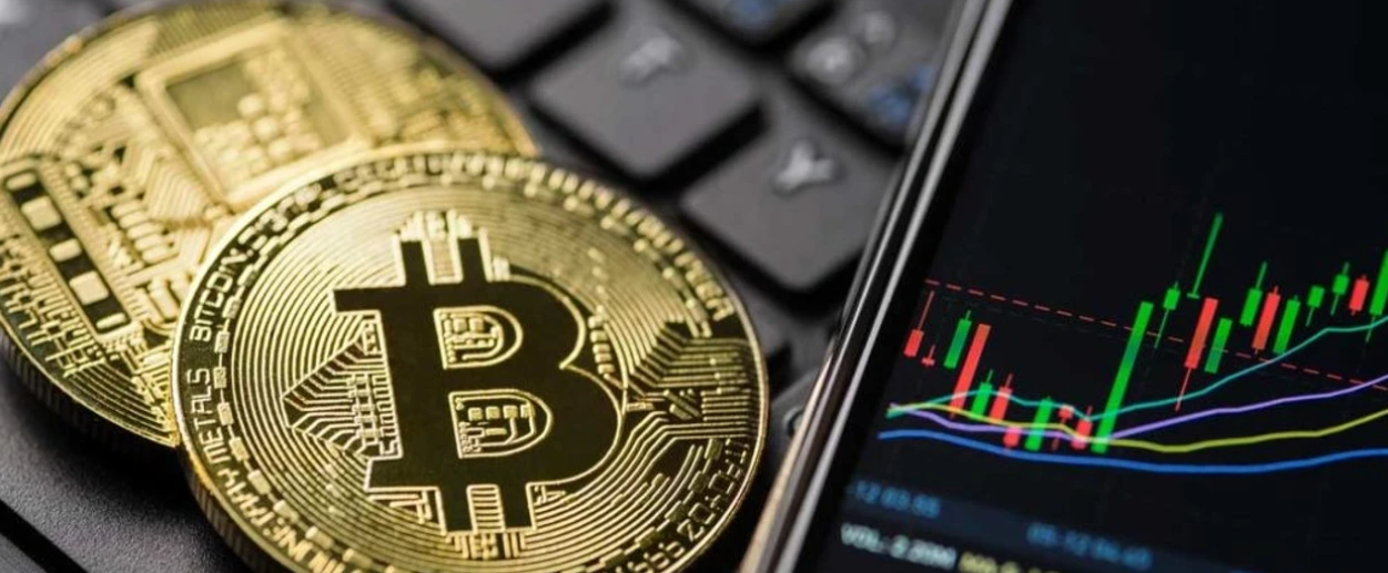 Mashtrim me kriptovaluta në Gostivar, 66 vjeçarit i vidhen mbi 21 mijë denarë