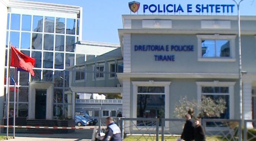 27-vjeçari ndërroi jetë në spital pasi u vetëplagos me armë, policia: Shpallet në kërkim shoku i viktimës