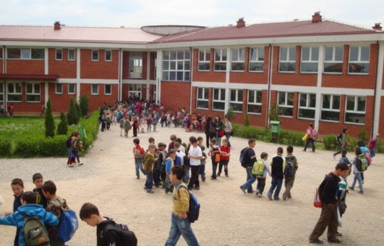 Riorganizimi i procesit mësimor për Ramazan nxit debat për aspektin ligjor