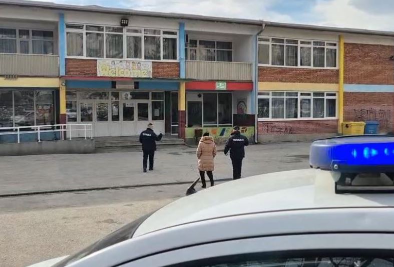 Denoncimet e rrejshme sërish zbrazën shkollat e Tetovës! Shqyrtohet mundësia që orët e humbura të zëvendësohet më vonë