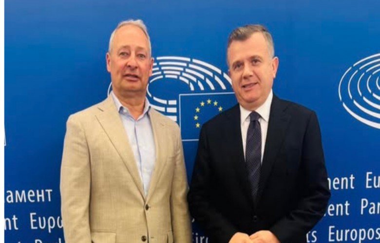 Balla në Bruksel me Raporterin për Shqipërinë: Negociatat mbyllen në 2027