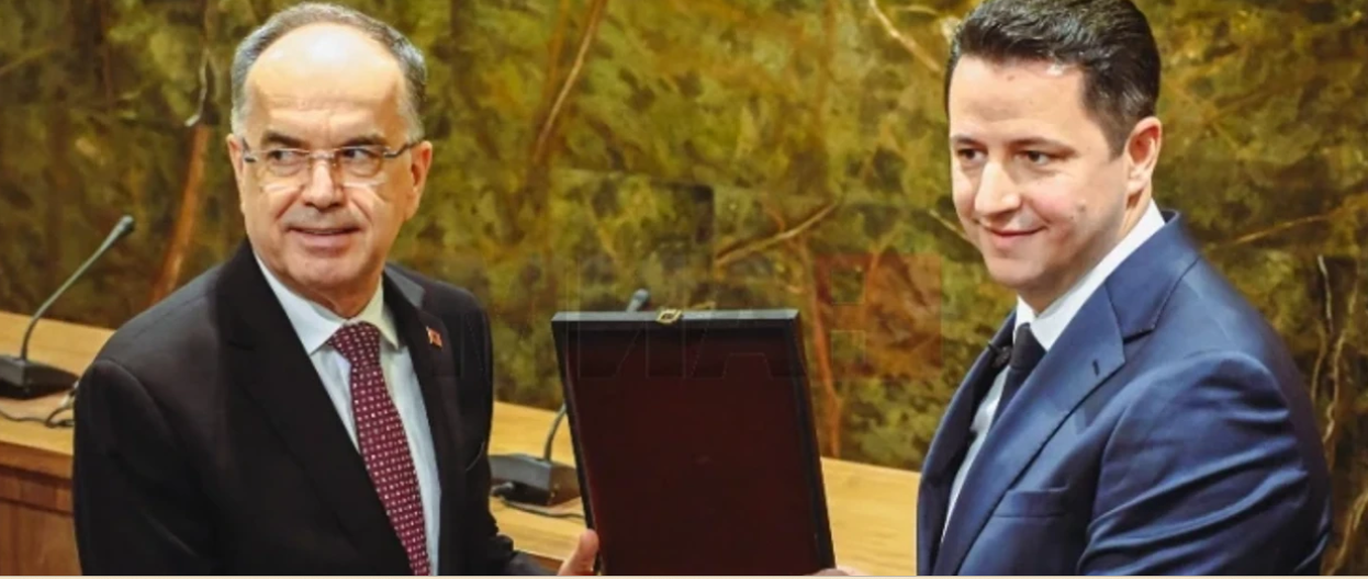Presidenti i Shqipërisë, Bajram Begaj nderohet me “Çelësin e Qytetit” në Gostivar
