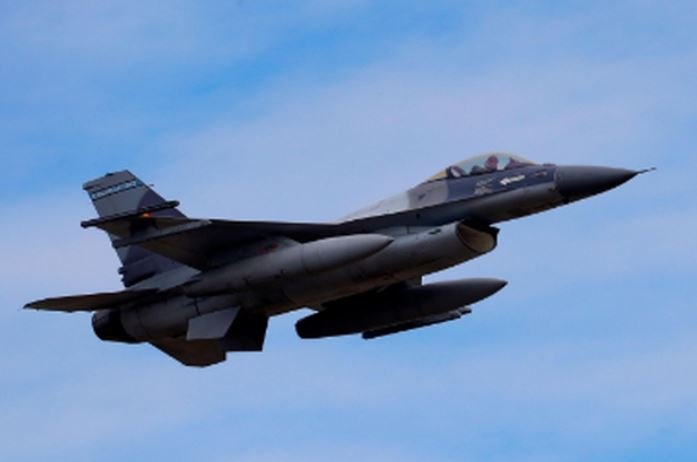 Rumania ngre avionë F-16 për të monitoruar dronët rusë pranë kufirit me Ukrainën