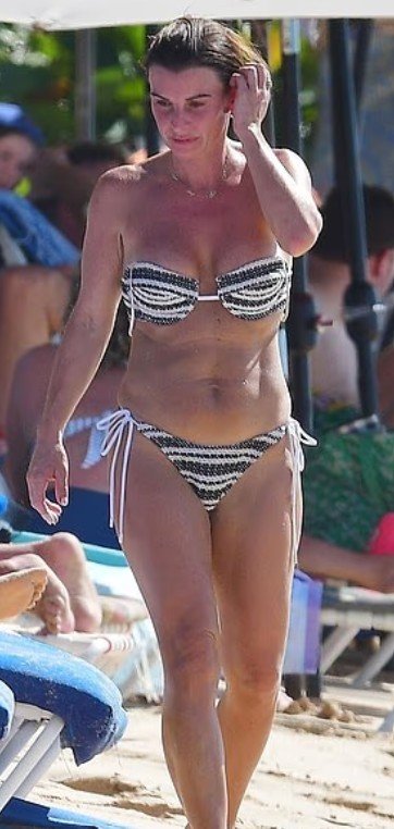 Coleen Rooney mahnit në Barbados, shfaq format perfekte në bikini me vija