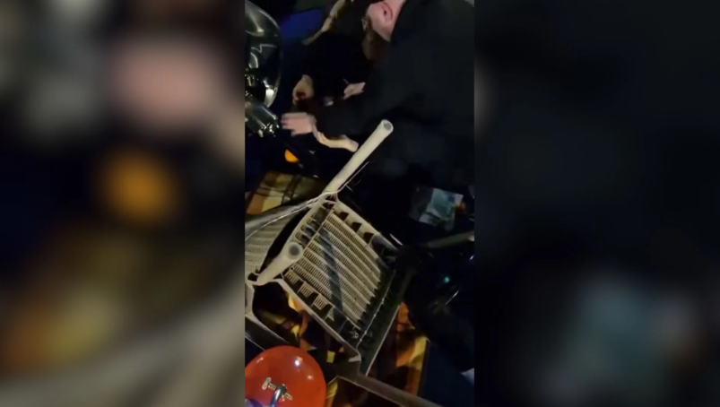 U transportua në mesnatë te Trauma pasi i ra në kokën një bombol gazi, reagon Lapaj: Dhjetëra forca u sulën mbi ne, bëj përgjegjës…