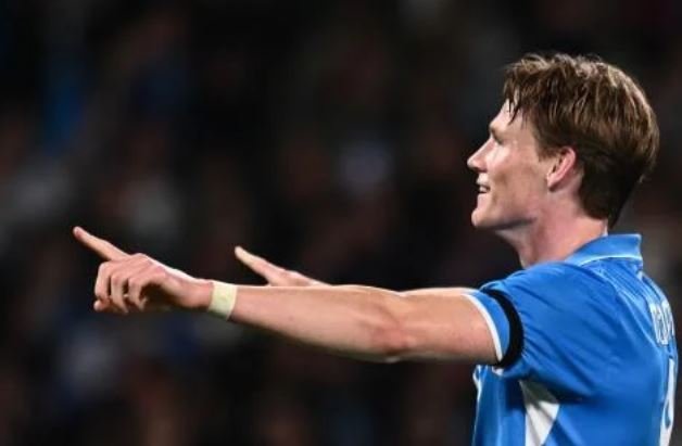 McTominay fiton brenda dhe jashtë fushe