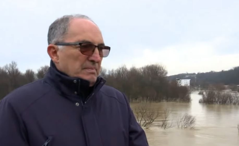 Reshjet e dendura, Totaj: Po ballafaqohemi me një situatë emergjente