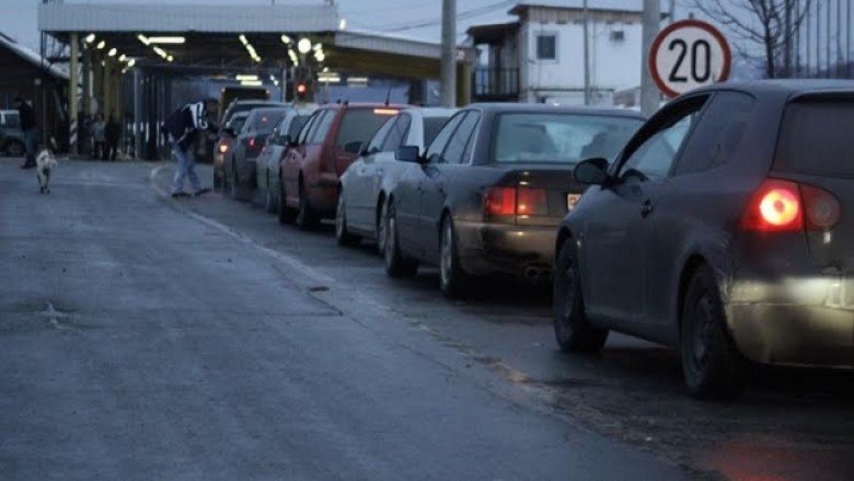 Pritjet në kufi: Jarinje 90 min, Merdarë 1 orë, Dheu i Bardhë 40 min
