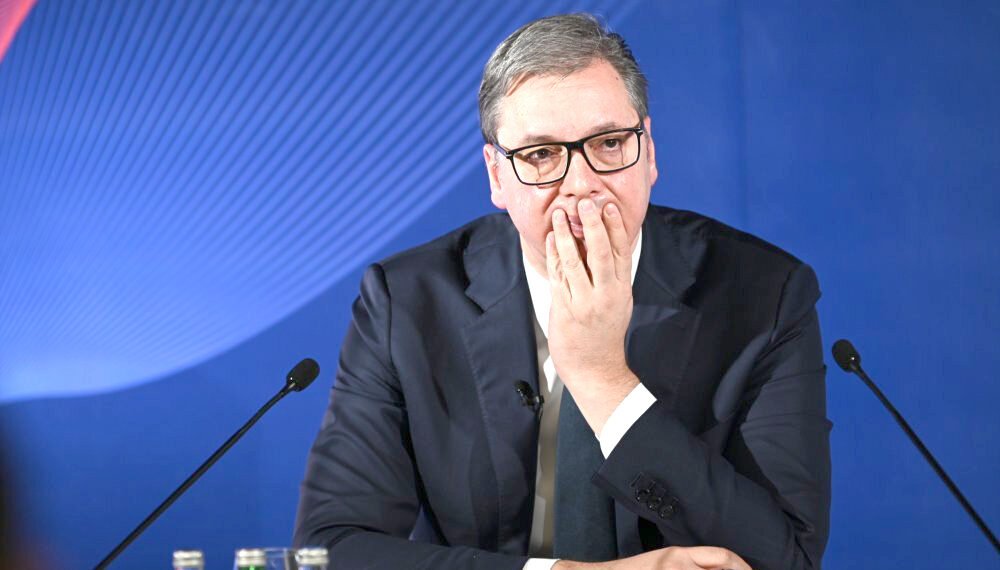 Mediat gjermane dhe zvicerane “kryqëzojnë” Vuçiqin, pse politikës me 4 karrige i ka ardhur fundi