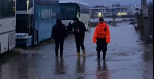 Lladrovci: Mos përdorni “Urën e Senikëve”, paraqet rrezik, disa rrugë në Drenas të pakalueshme 