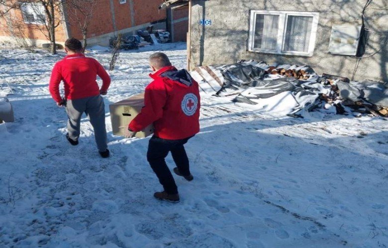 Evakuohen tri familje në lagjen Kodra e Trimave