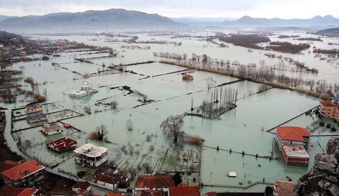 Situata e përmbytjeve pas reshjeve intensive në Shkodër: 900 hektarë tokë bujqësore ende nën ujë