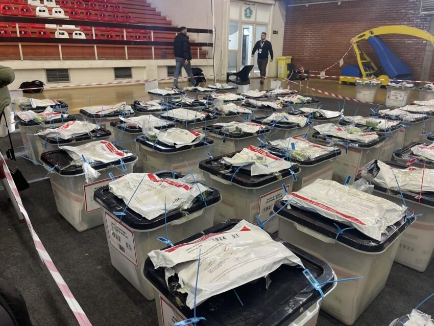 KQZ mblidhet sot pasdite, në fokus verifikimi i votave në 2% të vendvotimeve 