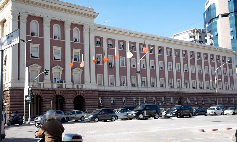Nisja e sesionit të ri parlamentar, zyrtarë të ambasadës së SHBA takime me krerët e grupeve parlamentare të PS dhe PD