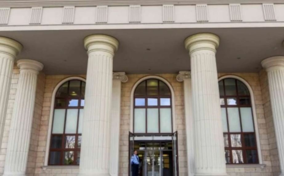 Tridhjetë ditë paraburgim për tetë persona pas hetimit për dëm prej gati 4,8 milionë euro ndaj buxhetit shtetëror