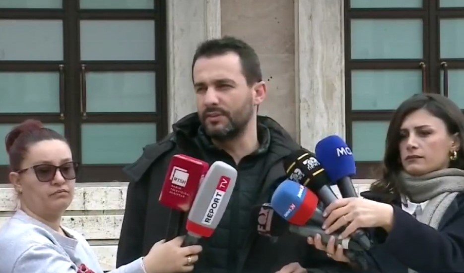 Adriatik Lapaj fton qytetarët: Protestoni për padrejtësitë
