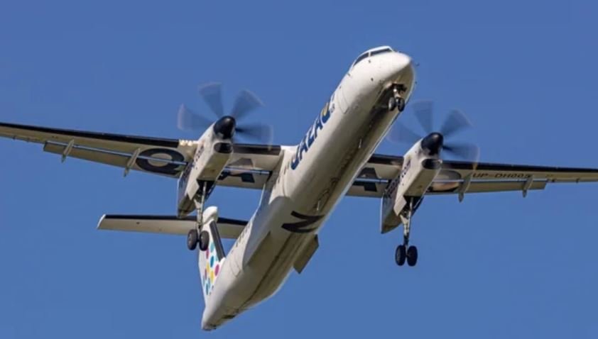 Aeroplani me 11 persona në bord zhduket nga radarët/ Autoritetet në Indonezi nisin kërkimet