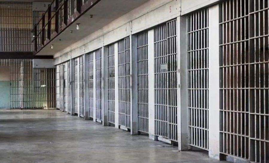 Nga Peja drejt drejtësisë ndërkombëtare, E.B në pritje të ekstadimit 