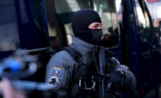 Keqpërdorimet me leje të armëve, çka iu sekuestrua katër të arrestuarve?