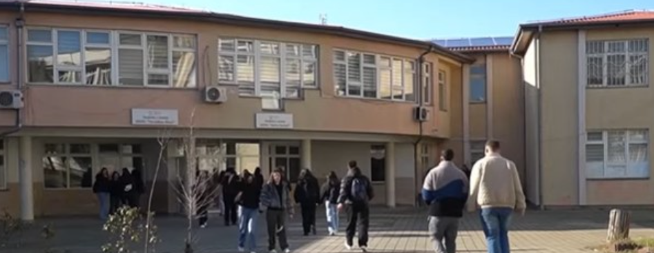 Vazhdon mësimi me orar të shkurtuar në disa shkolla në Gjilan, shkak ngrohja