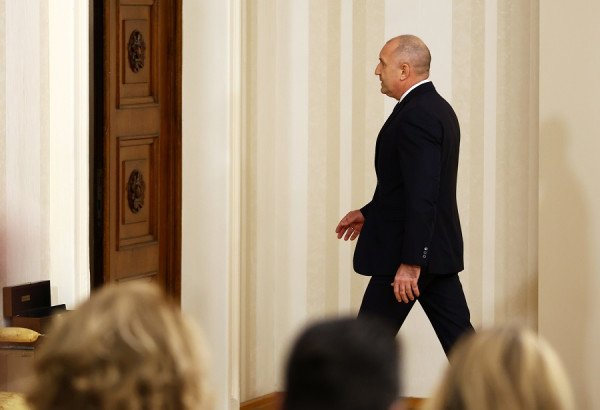 Dorëheqja e Presidentit Radev i është dorëzuar Gjykatës Kushtetuese
