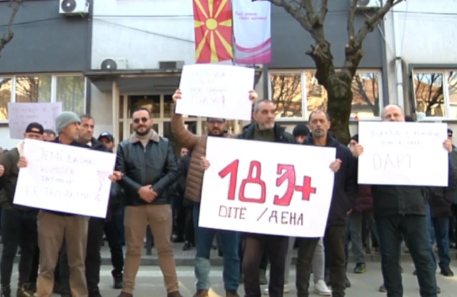 Protestë para DAP në Tetovë, qytetarët kundërshtojnë tatimin e dyfishtë