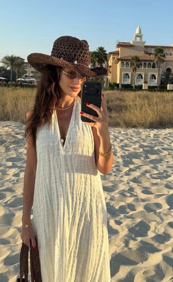 Michelle Keegan ndan foto të ëmbël me vajzën gjatë pushimeve luksoze