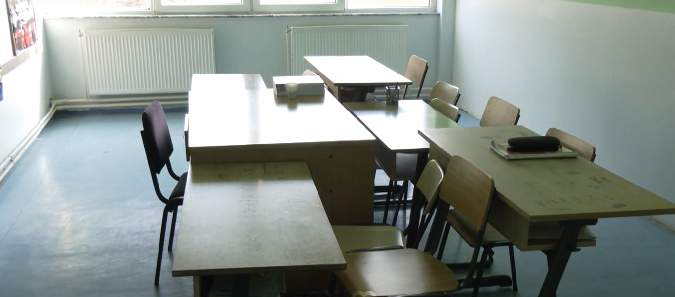 Nxënësit e Koliqit që prej nëntorit s’vijojnë mësimin, shkak – transporti