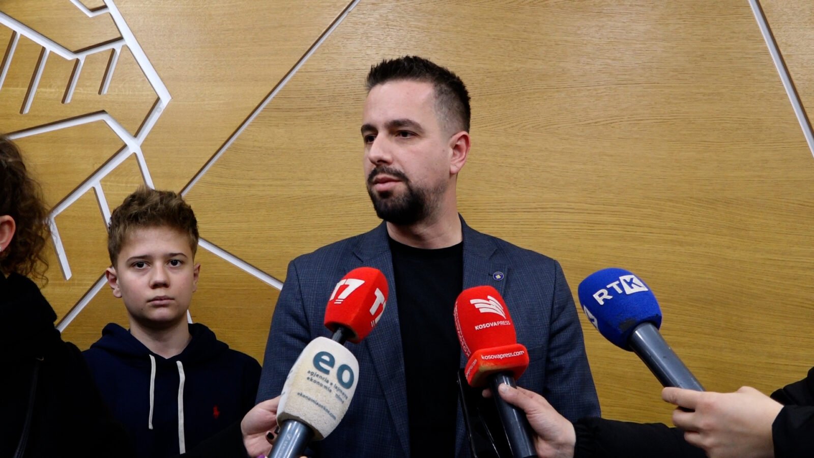 Ekipi i Drejtorisë së Arsimit në Prishtinë dërgohet në shkollën ku Specialja ligjëroi para nxënësve 