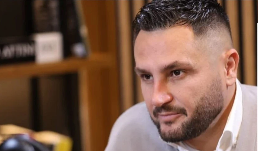 Besi i bën një tjetër dedikim të dashurës së re: Më ke kthyer vajtimin në valle