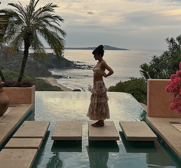 Lily Allen relaksohet në Meksikë, publikon foto provokuese nga pushimet