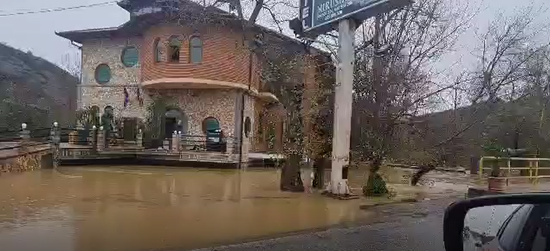 Vërshimet në Klinë, adresohen mbi 200 kërkesa për kompensim dëmi 