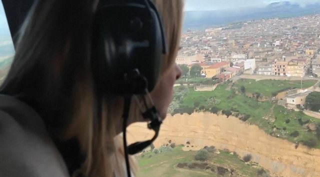 Meloni inspekton situatën në Siçili, shumë banesa ndodhen buzë greminës